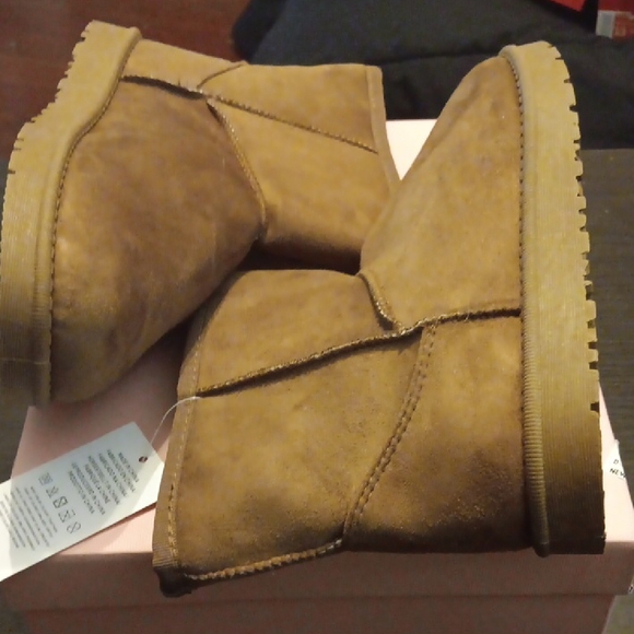 Josiny Brown Boots With Fur Womens SZ 7 NWT & BOX - Picture 6 of 7